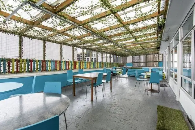 Ortak Ranzalı Oda, Birden Çok Yatak, Ortak Banyo