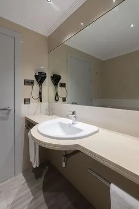Standard Tek Büyük veya İki Ayrı Yataklı Oda (with extrabed (3 adults))