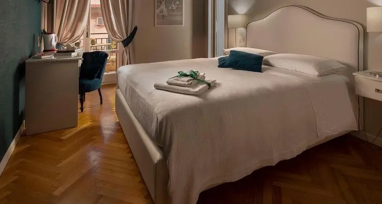 Deluxe Tek Büyük Yataklı Oda, Balkon, Deniz Manzaralı