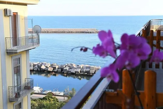 Deluxe Tek Büyük Yataklı Oda, Balkon, Deniz Manzaralı