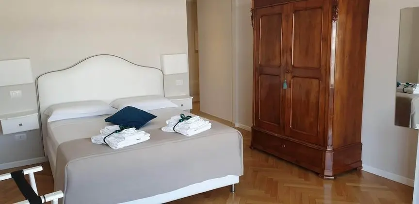 Junior Süit, Teras