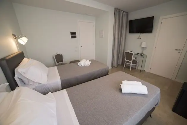 Superior Tek Büyük veya İki Ayrı Yataklı Oda (Marina)