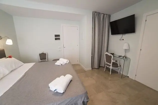 Superior Tek Büyük veya İki Ayrı Yataklı Oda (Marina)