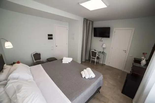 Superior Tek Büyük veya İki Ayrı Yataklı Oda (Marina)