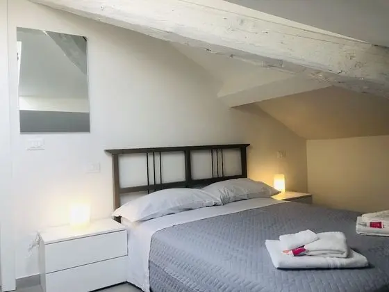 Deluxe Tek Büyük Yataklı Oda (Tortora)