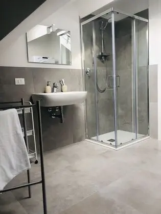 Deluxe Tek Büyük Yataklı Oda (Tortora)