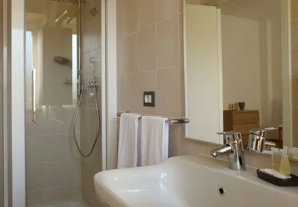 Comfort Üç Kişilik Oda, 1 Büyük (Queen) Boy Yatak, Kule