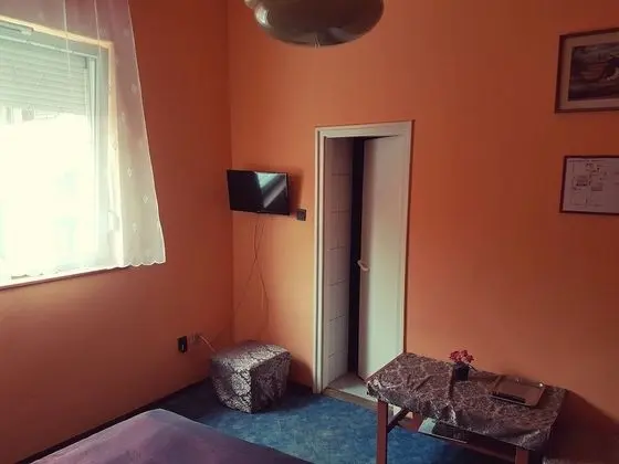 Standard Tek Büyük Yataklı Oda