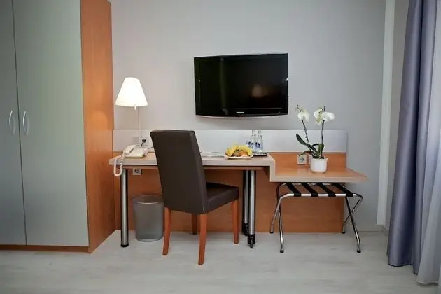 Business Tek Büyük Yataklı Oda