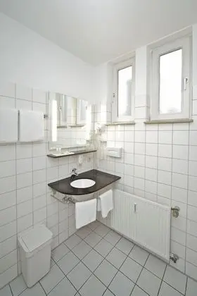 Dependance Room (annex building - no elevator)