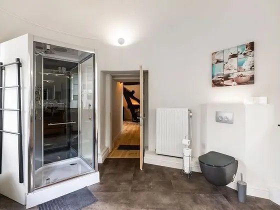 Ev