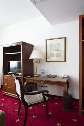 Deluxe Oda, 1 En Büyük (King) Boy Yatak
