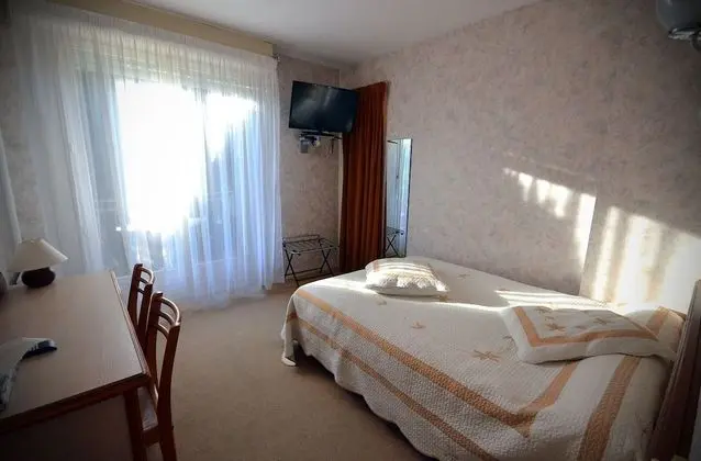 Classic Tek Büyük Yataklı Oda