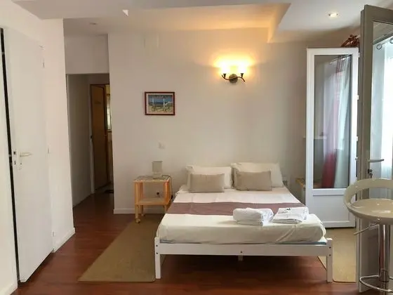 Economy Stüdyo, Balkon (St. Expedit)