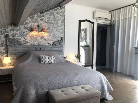 Tek Büyük Yataklı Oda (Claire)