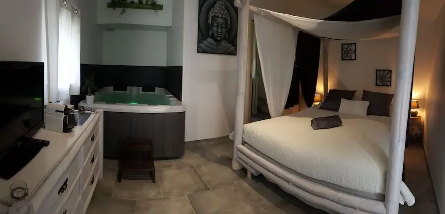 Tek Büyük Yataklı Oda (Bambou)