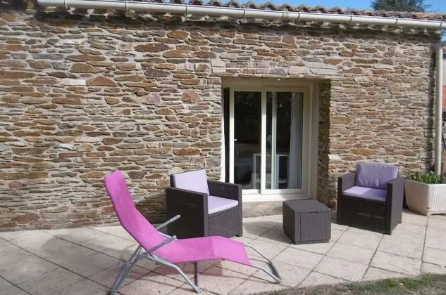 Comfort Tek Büyük Yataklı Oda, Özel Banyo, Bahçe Manzaralı (Louis)