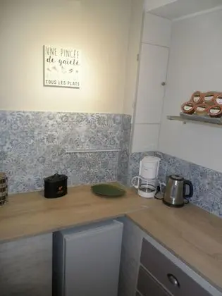 Comfort Tek Büyük Yataklı Oda, Özel Banyo, Bahçe Manzaralı (Louis)