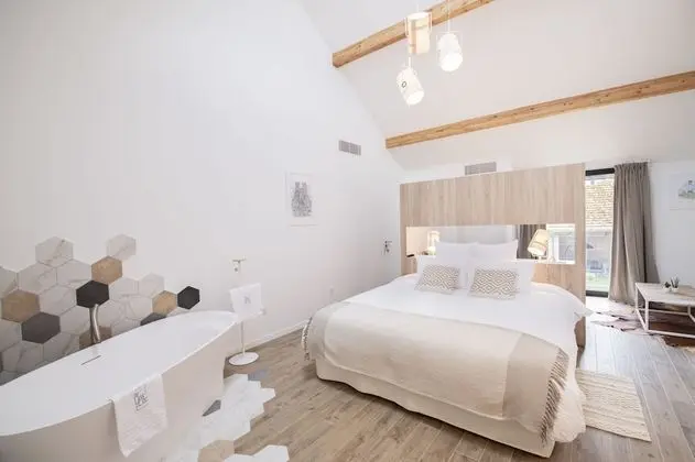 Tek Büyük Yataklı Oda (Brut Nature)