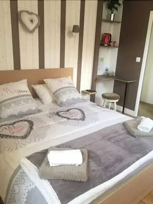 Tek Büyük Yataklı Oda (Le Bohneur)