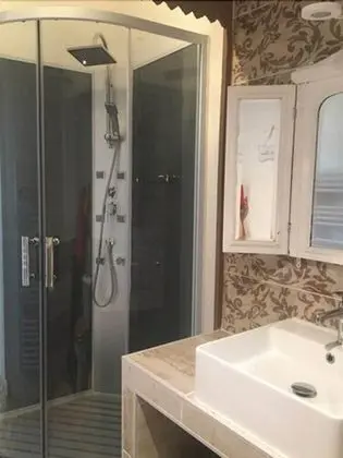 Tek Büyük Yataklı Oda (Le Bohneur)