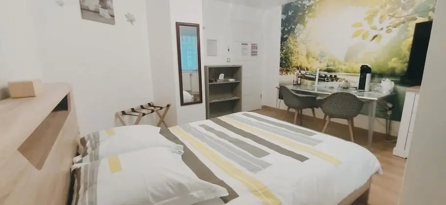 Standard Tek Büyük Yataklı Oda, Ortak Banyo (Zen)