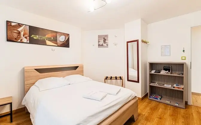 Standard Tek Büyük Yataklı Oda, Ortak Banyo (Zen)