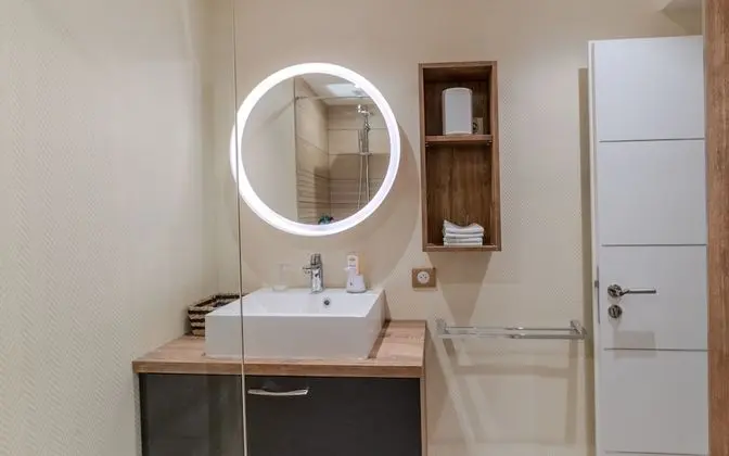 Superior Tek Büyük Yataklı Oda, 1 Çift Kişilik Yatak, Özel Banyo (Spacieuse)