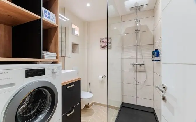 Tek Büyük Yataklı Oda, Ortak Banyo (Sympa)
