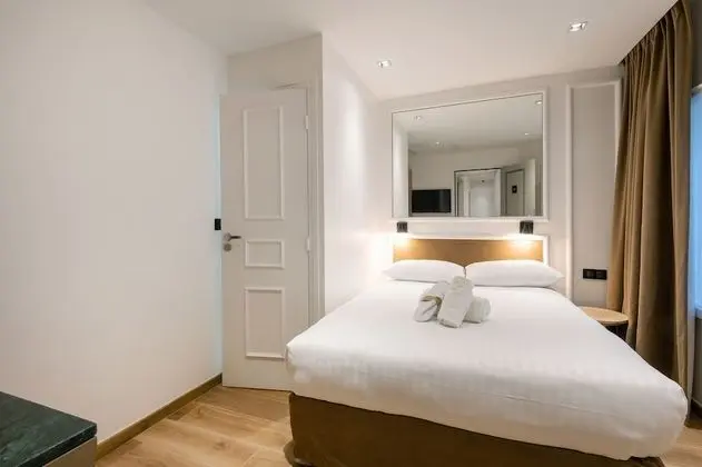 Basic Tek Büyük Yataklı Oda