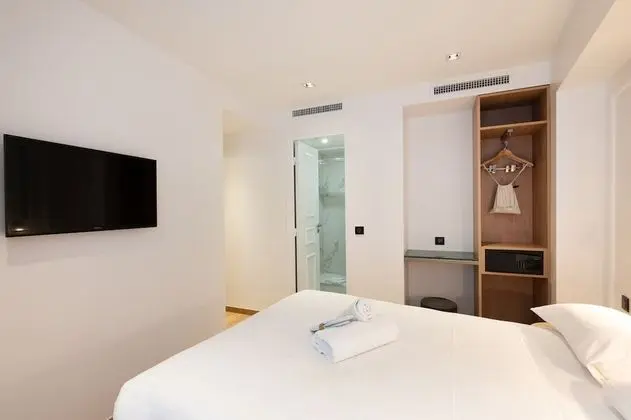 Basic Tek Büyük Yataklı Oda