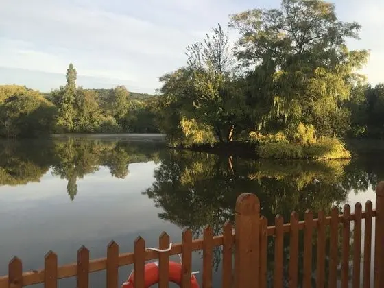 Kulübe, Özel Banyo, Göl Manzaralı (Elle fait son cinéma)