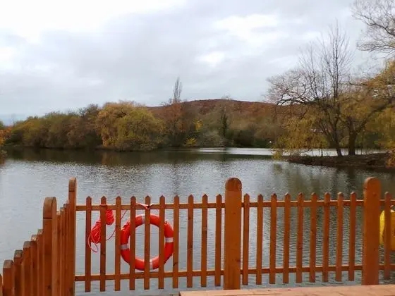 Kulübe, Özel Banyo, Göl Manzaralı (Elle fait son cinéma)