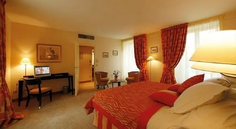 Superior Tek Büyük Yataklı Oda, 1 Büyük (Queen) Boy Yatak, Teras, Bahçe Manzaralı