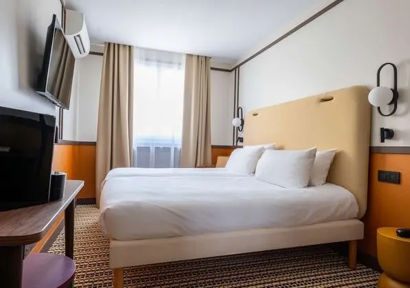 Executive Oda, 1 Büyük (Queen) Boy Yatak, Sigara İçilmez (with Single Sofabed)