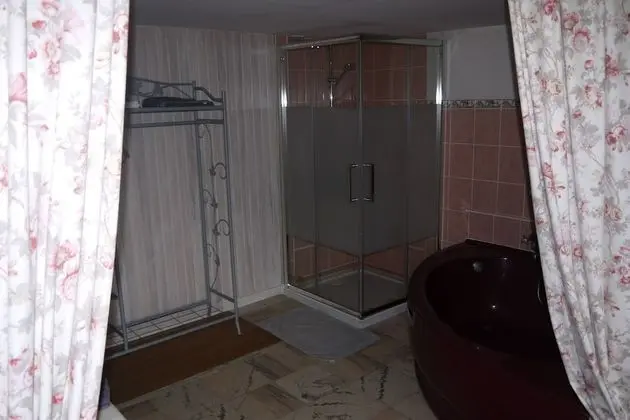 Comfort Tek Büyük veya İki Ayrı Yataklı Oda