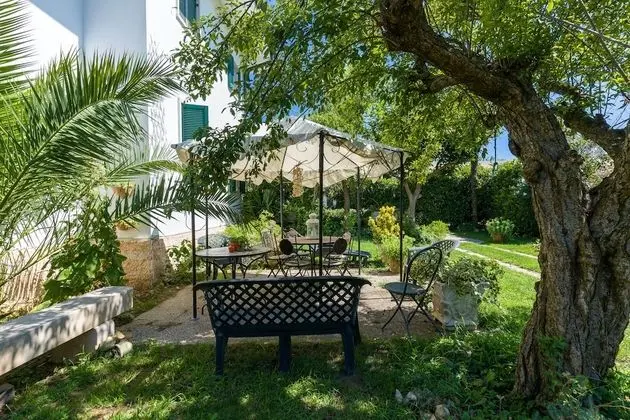 Dört Kişilik Oda, Bağlantılı Odalar, Bahçe Manzaralı