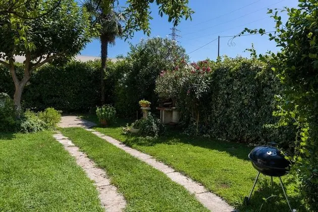 Dört Kişilik Oda, Bağlantılı Odalar, Bahçe Manzaralı