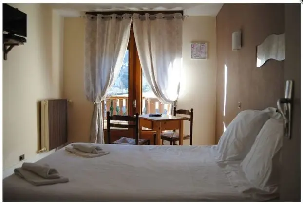 Tek Büyük Yataklı Oda, 1 Çift Kişilik Yatak, Sigara İçilmez (1)