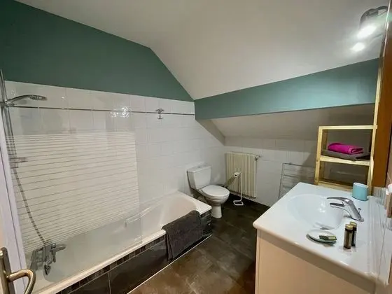 Stüdyo, Banyolu/Duşlu (L'Abbaye)