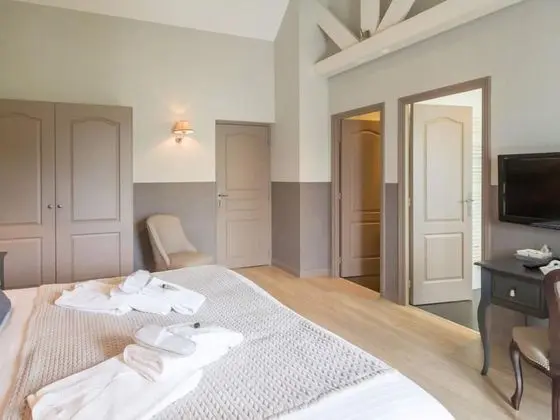 Deluxe Tek Büyük Yataklı Oda, Banyolu/Duşlu (Au 1er Etage)