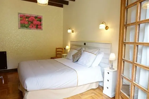 Tek Büyük Yataklı Oda (Romance)