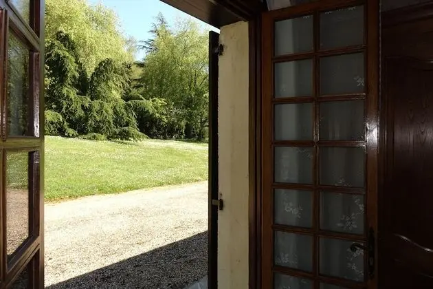 Tek Büyük Yataklı Oda (Romance)