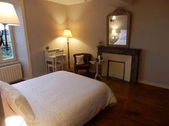 Classic Tek Büyük Yataklı Oda, Sigara İçilmez, Bahçe Manzaralı (Chambre Clarisse)
