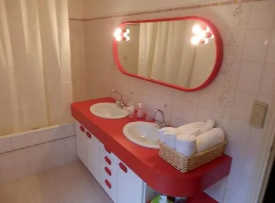 Classic Tek Büyük Yataklı Oda, Sigara İçilmez, Bahçe Manzaralı (Chambre Clarisse)
