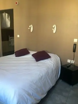 Tek Büyük Yataklı Oda, 1 Çift Kişilik Yatak