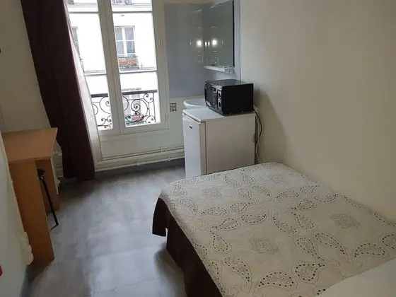 Classic Tek Büyük Yataklı Oda