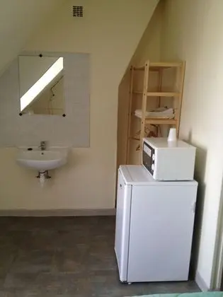 İki Ayrı Yataklı Oda, Ortak Banyo