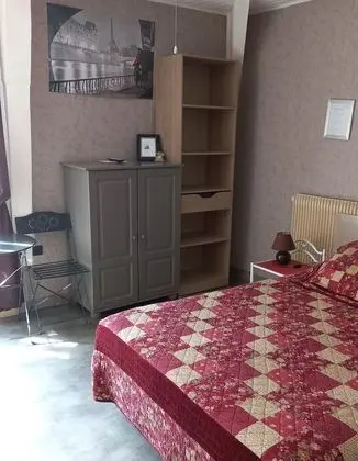 Classic Tek Büyük Yataklı Oda, Özel Banyo (2ème étage)