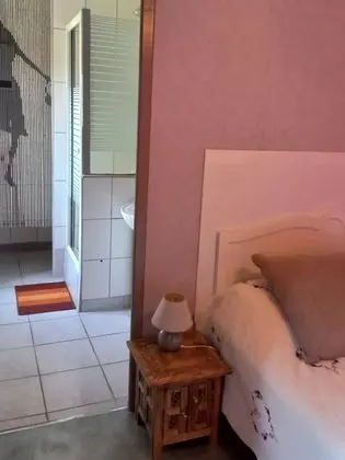 Standard Tek Büyük Yataklı Oda, Özel Banyo, Şehir Manzaralı (2éme étage)